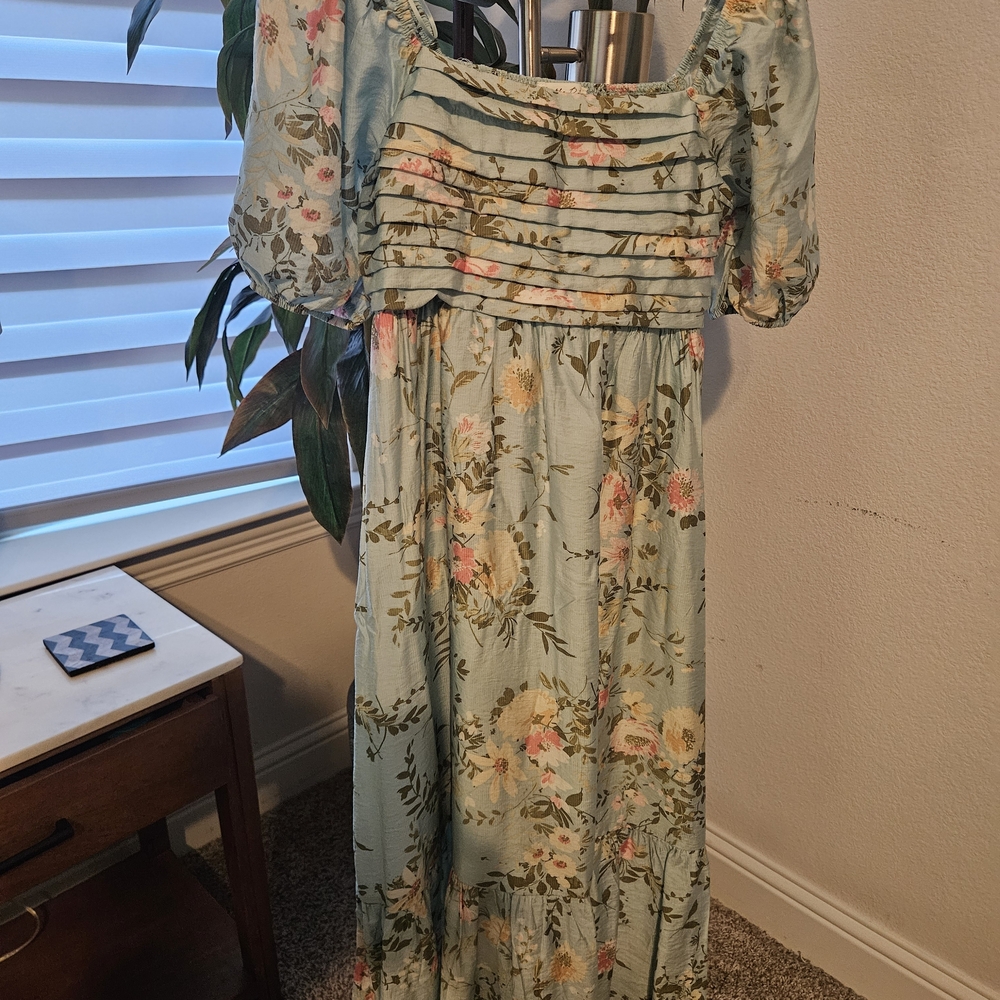 Chic Floral Midi Dress in Blue